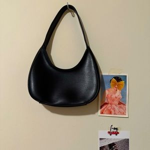 BRANDY MELVILLE // genuine leather shoulder bag